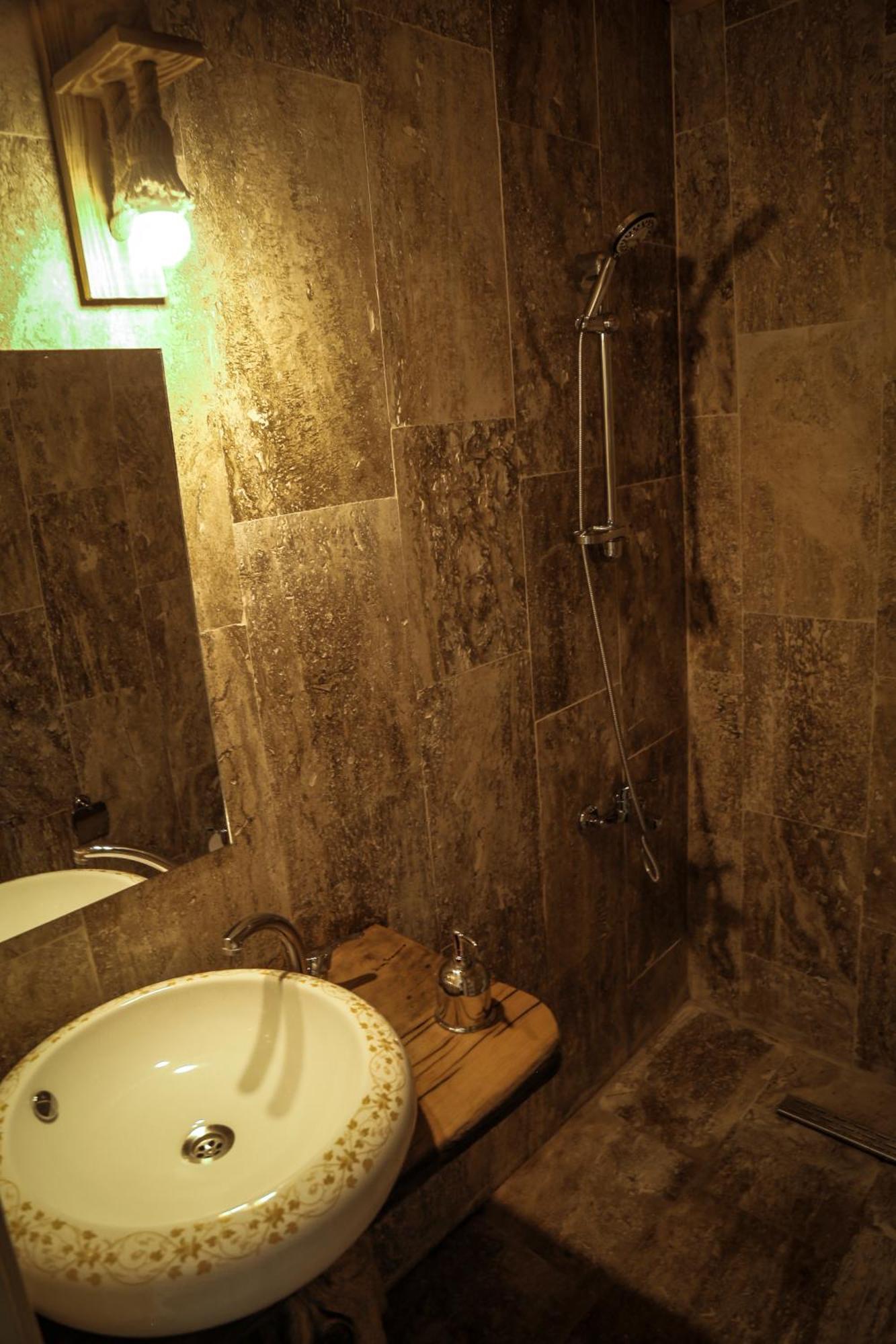 Philosophy Hotel อุตชิซาร์ ภายนอก รูปภาพ